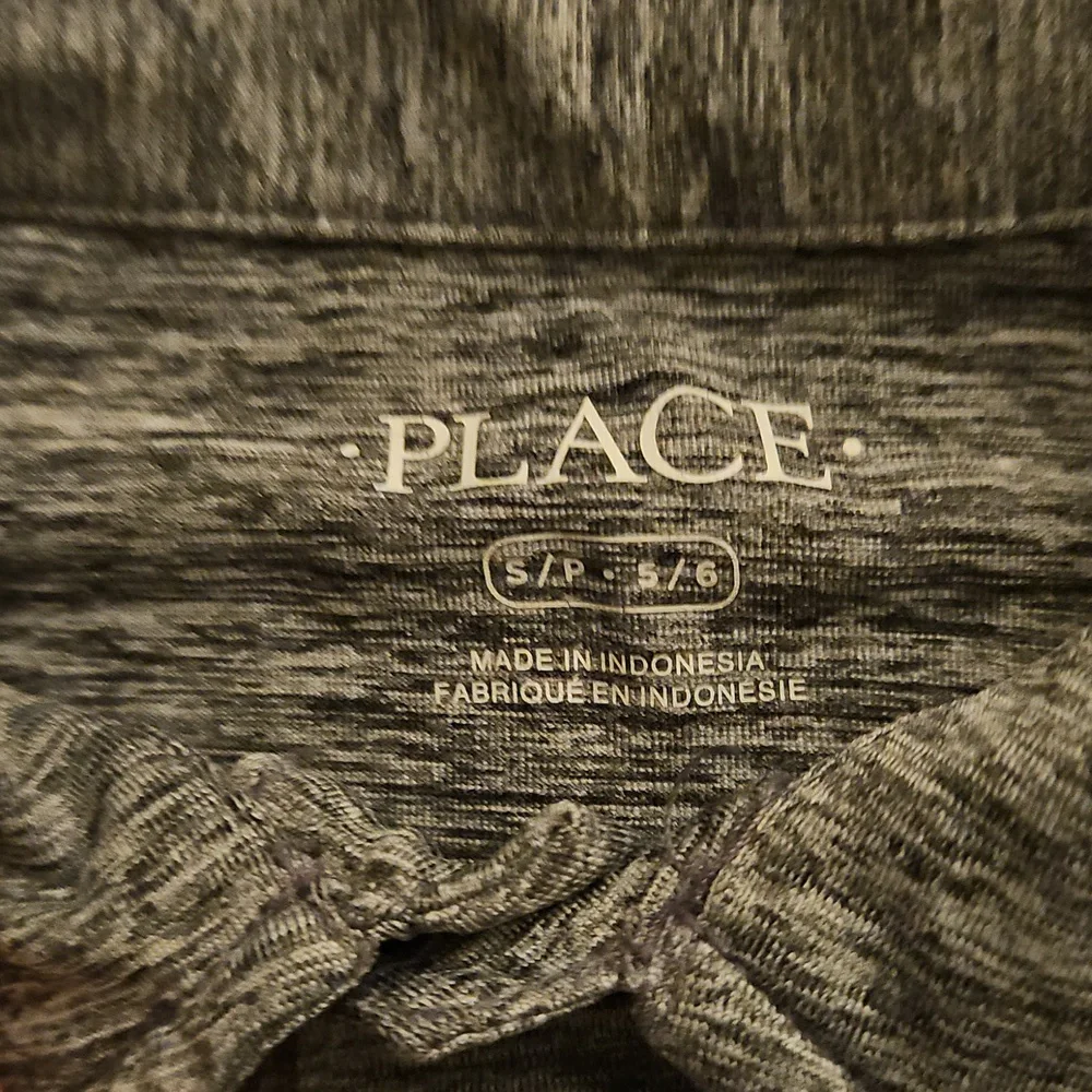 Place Heathered Gray Shirt Size Small(5/6)